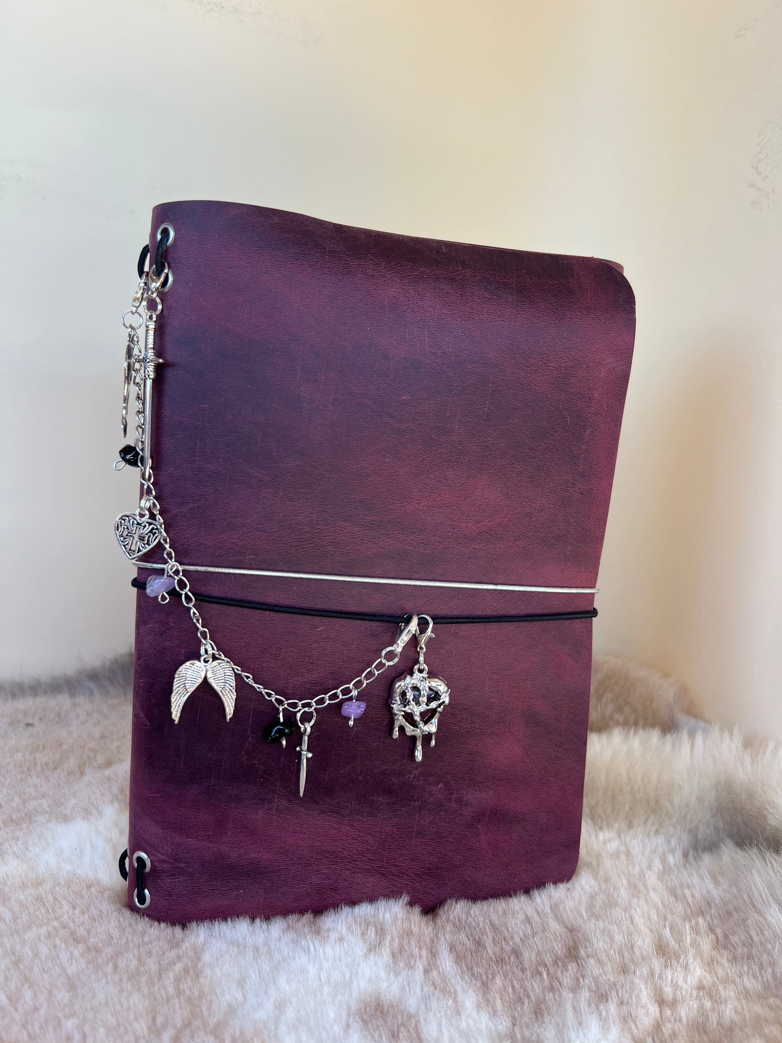 Kožený zápisník A5 - Ružová - Pink Dracula - Fantasy vibe - dlhá verzia