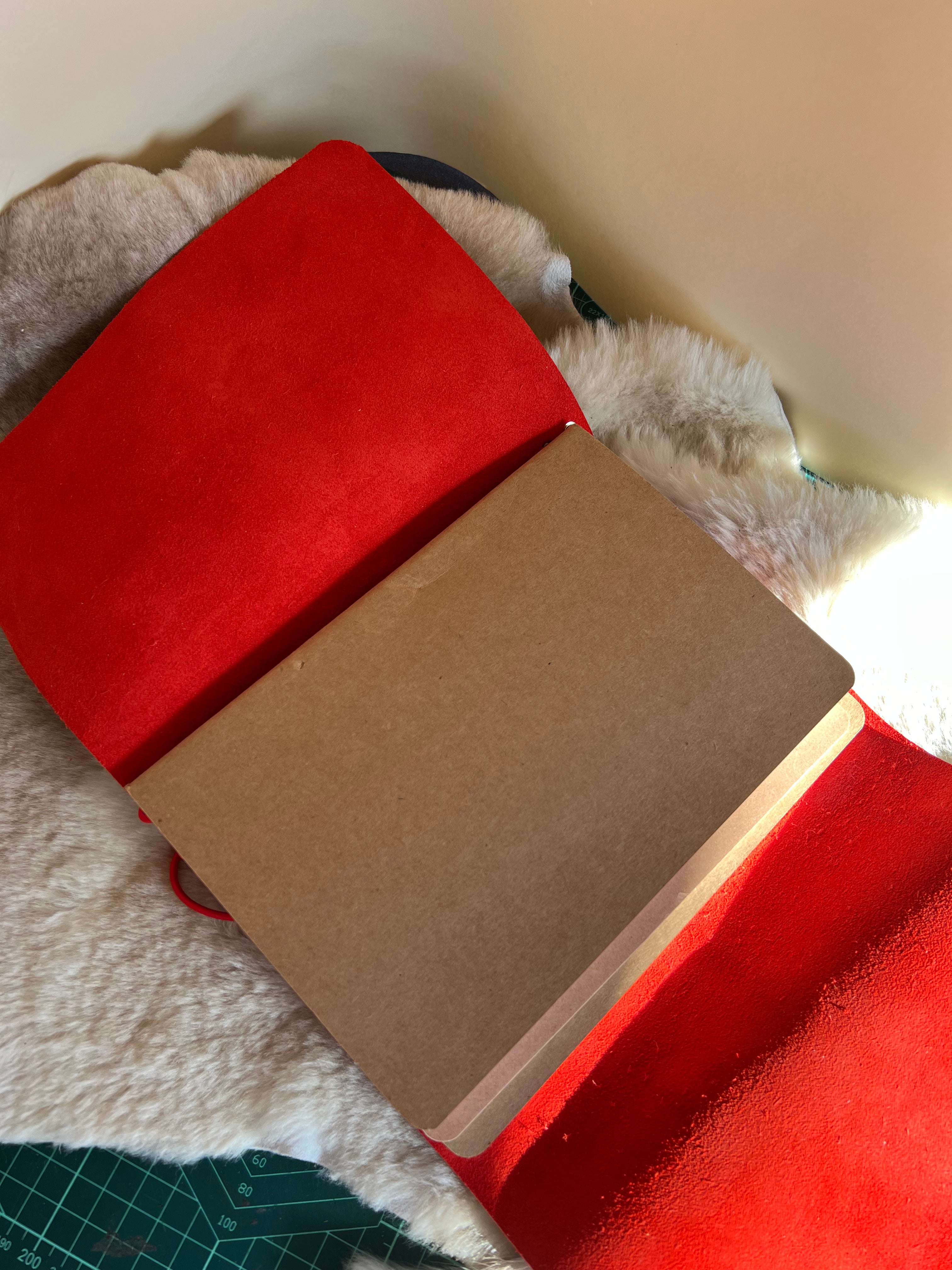 Kožený zápisník A5 - Červená - Red Matte - Red Butterfly - dlhá verzia