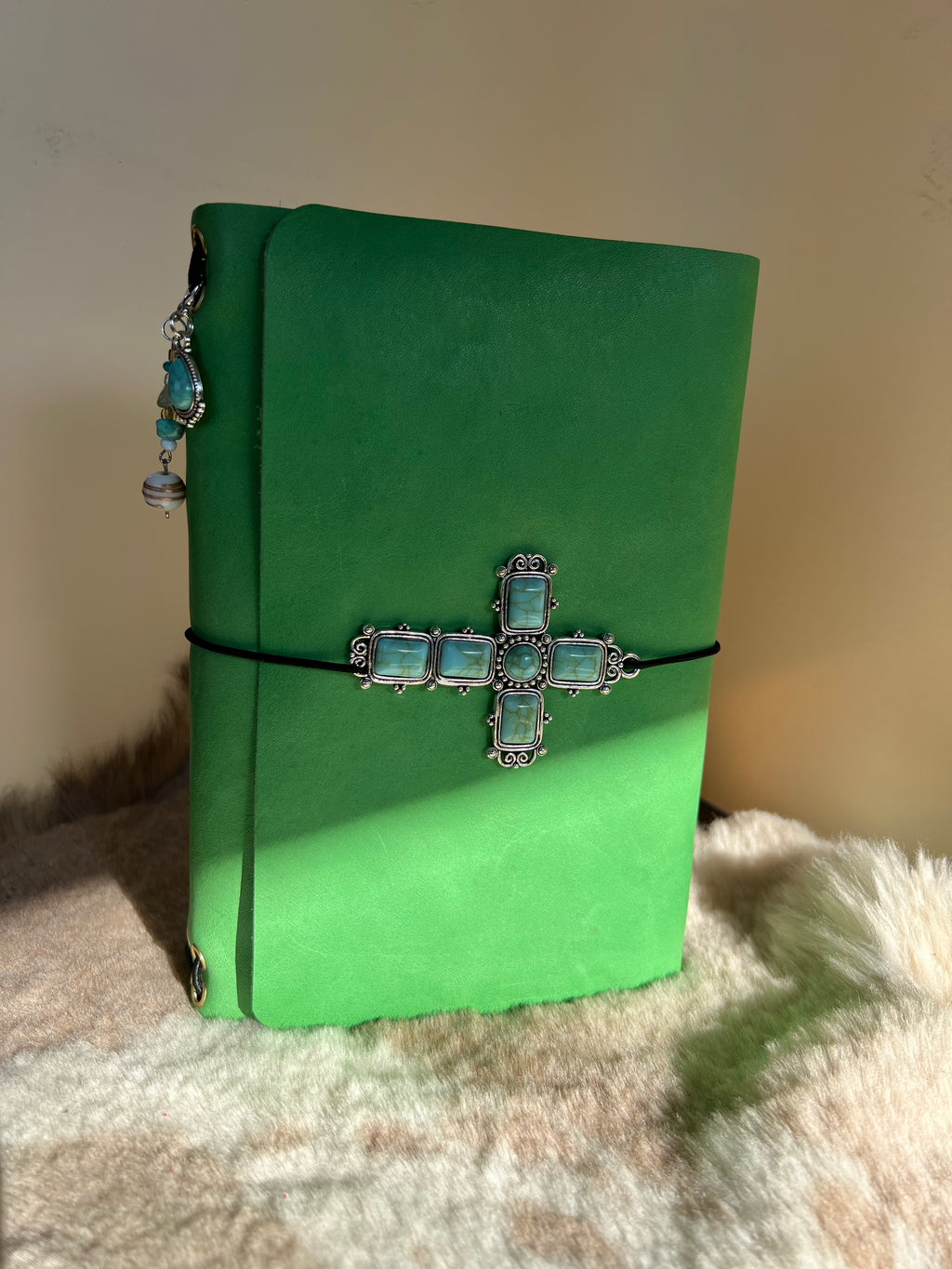 Kožený zápisník A5 - Zelená - Green Spring - Spring cross - dlhá verzia