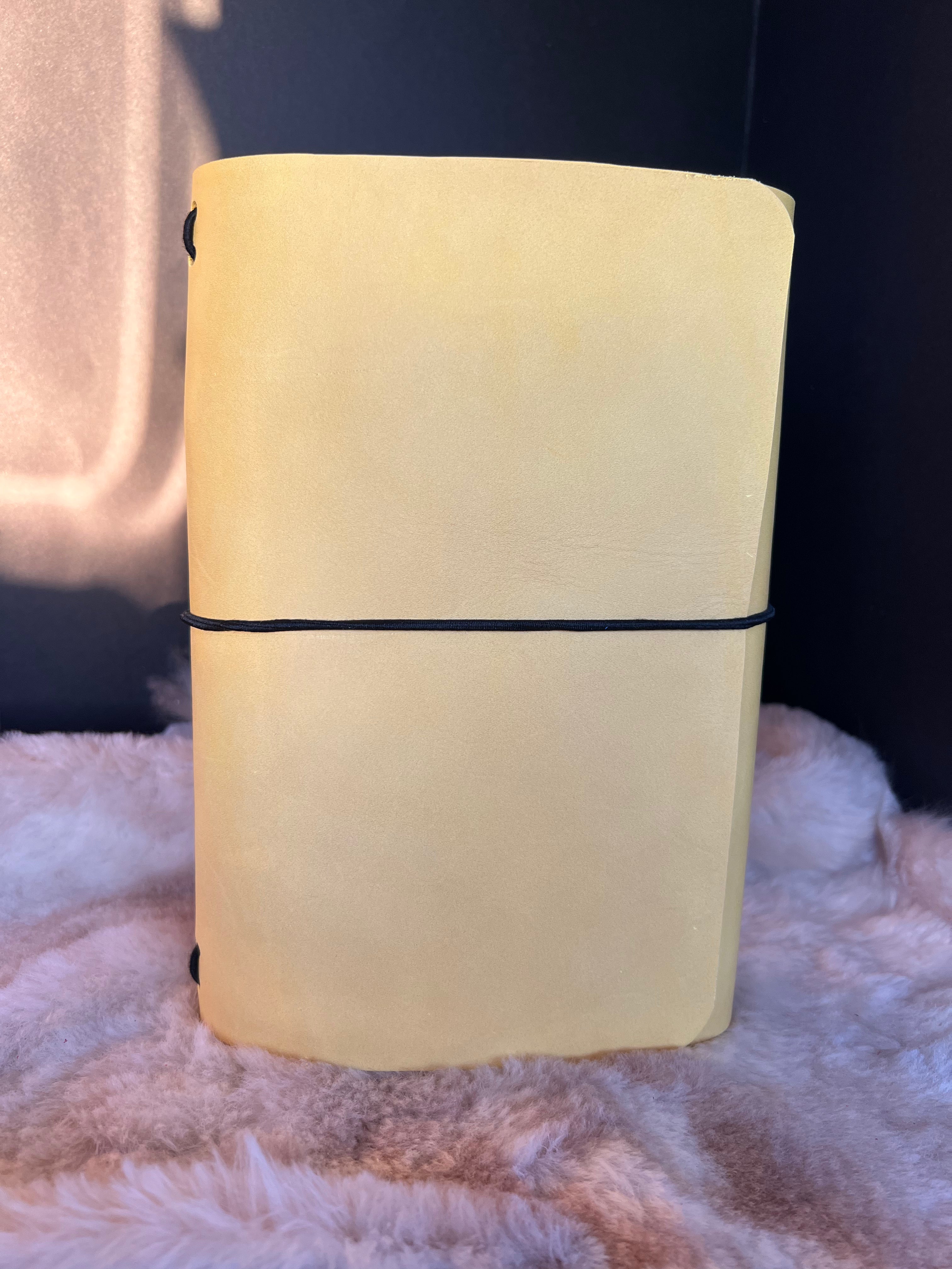 Kožený zápisník A5 - Žltý - Yellow Bee - dlhá verzia