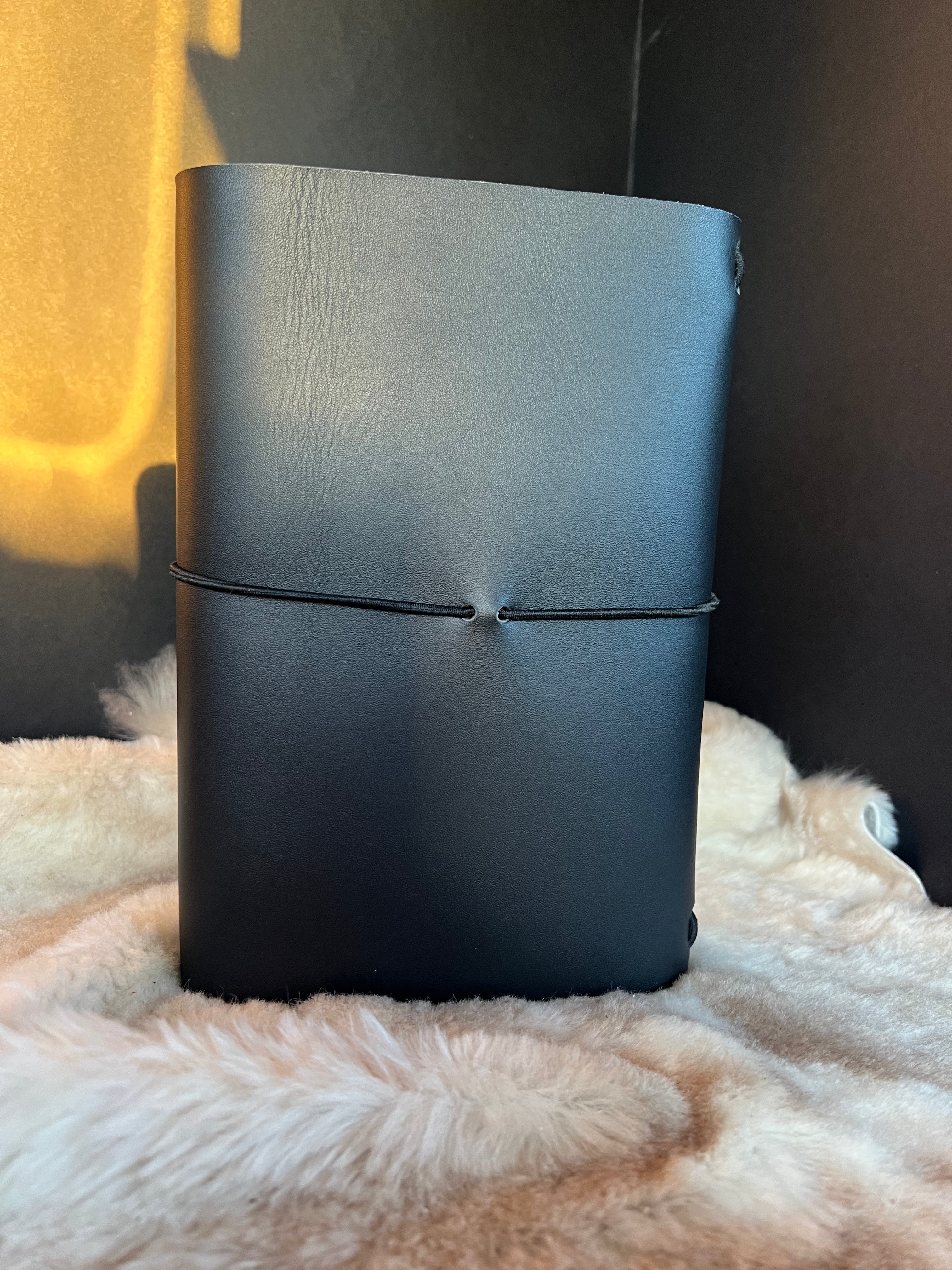 Kožený zápisník A5 - čierna - Black panter - Dlhá verzia