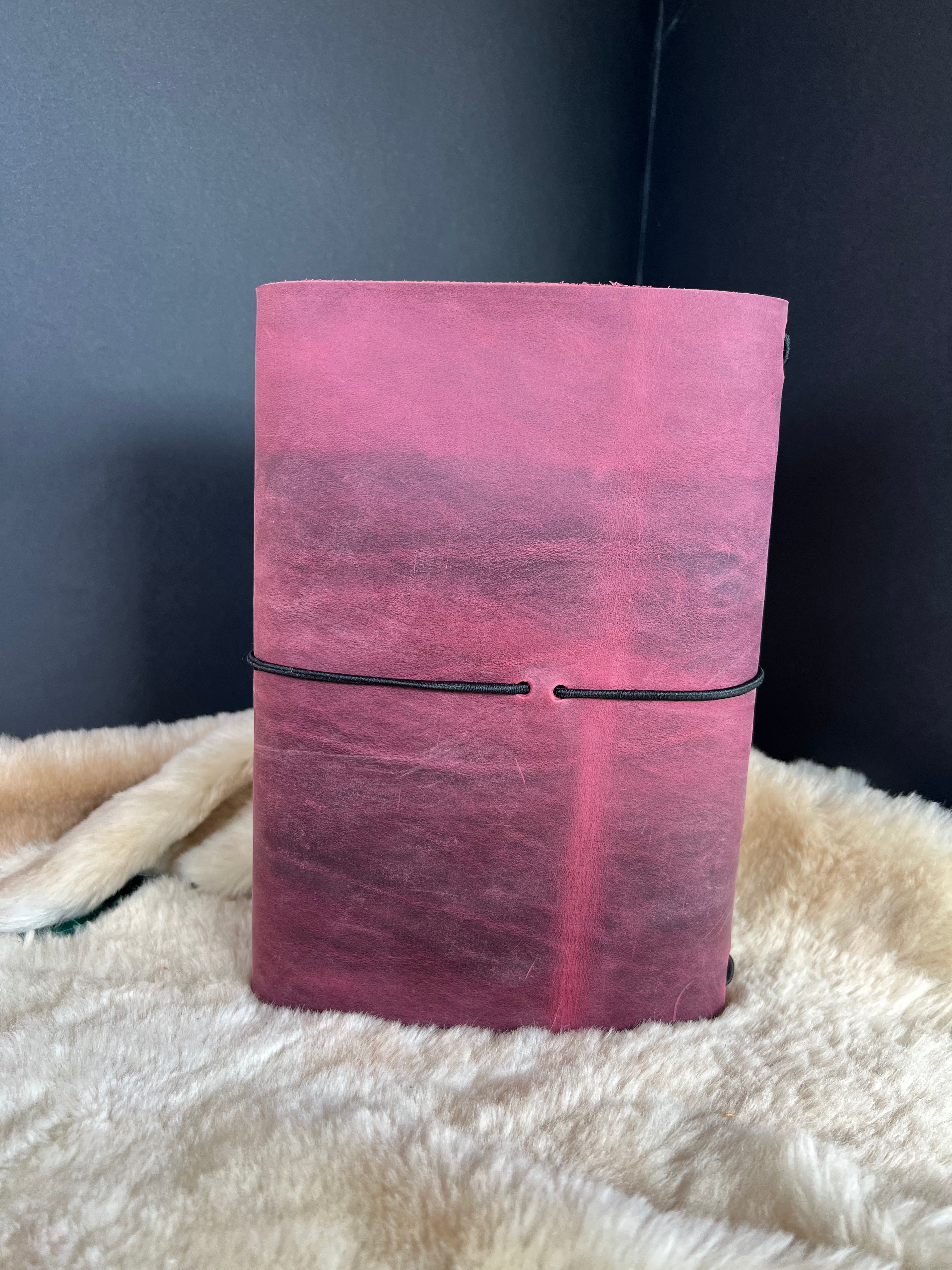 Kožený zápisník A5 - Ružová - Pink Dracula - Dlhá verzia