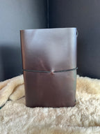 Kožený zápisník A5 - Hnedá - Brown Dark - dlhá verzia