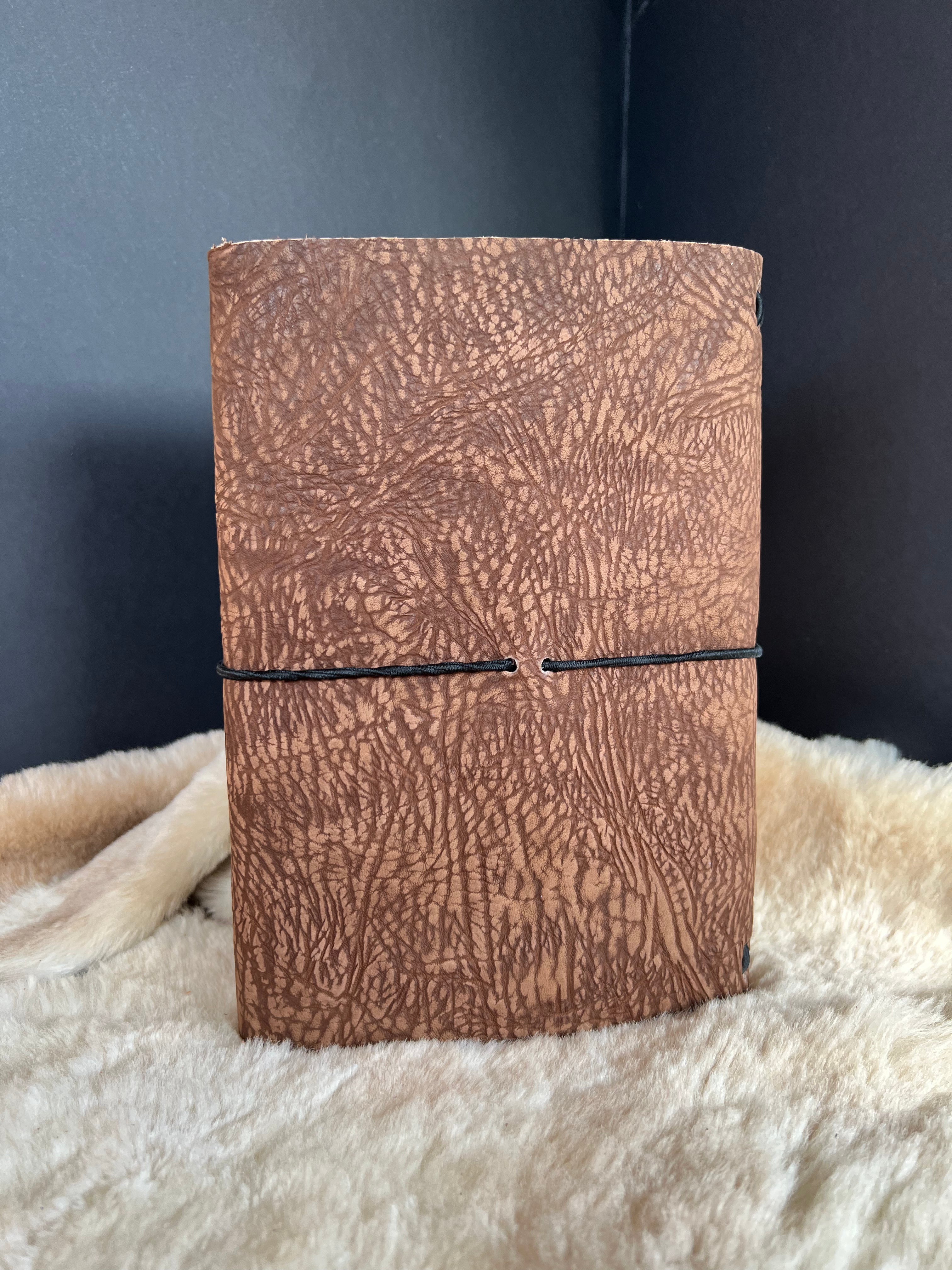 Kožený zápisník A5 - Hnedá - Brown T-rex - dlhá verzia