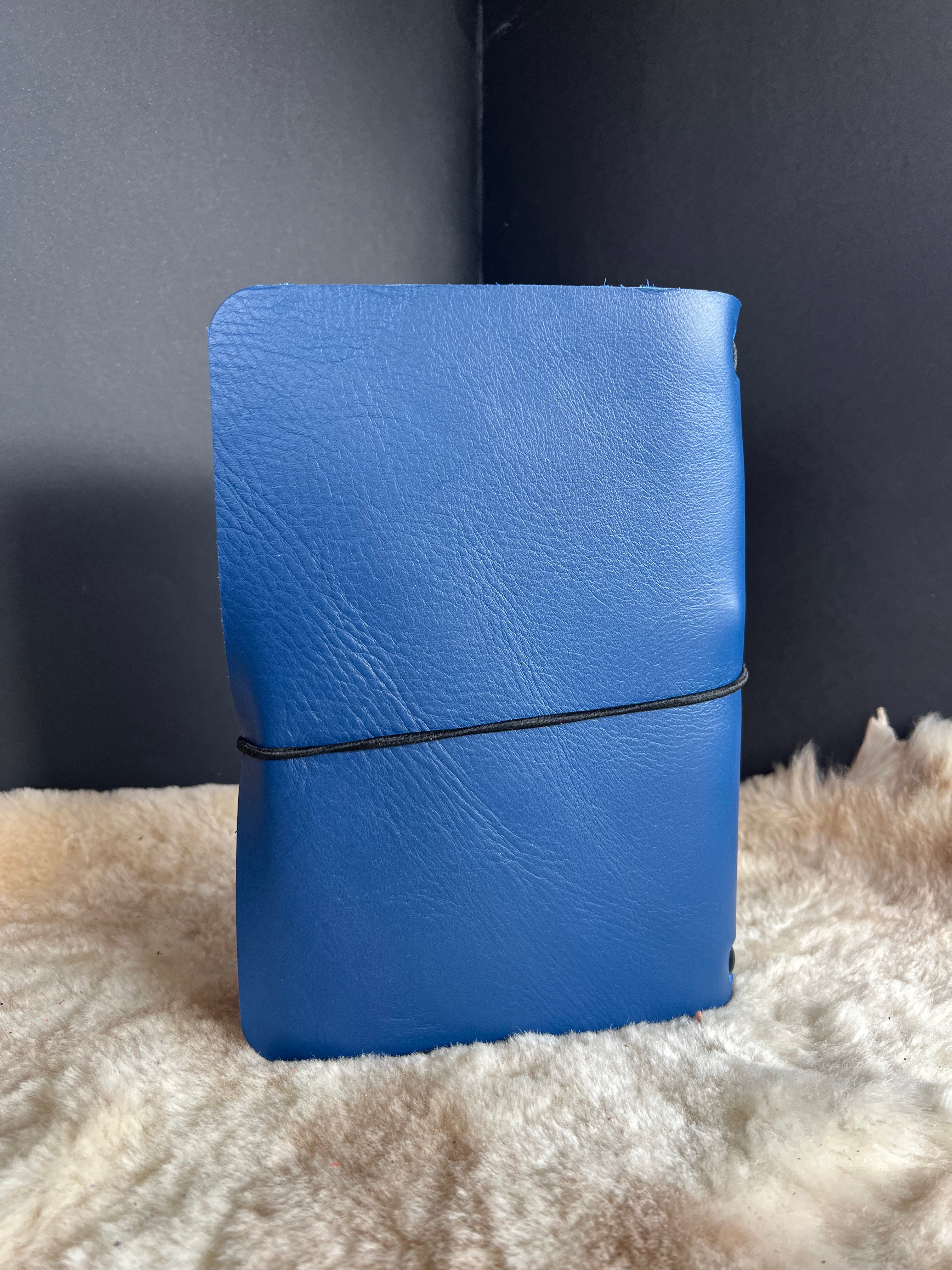 Kožený zápisník A5 - Modrá - Blue Navy - Krátka verzia