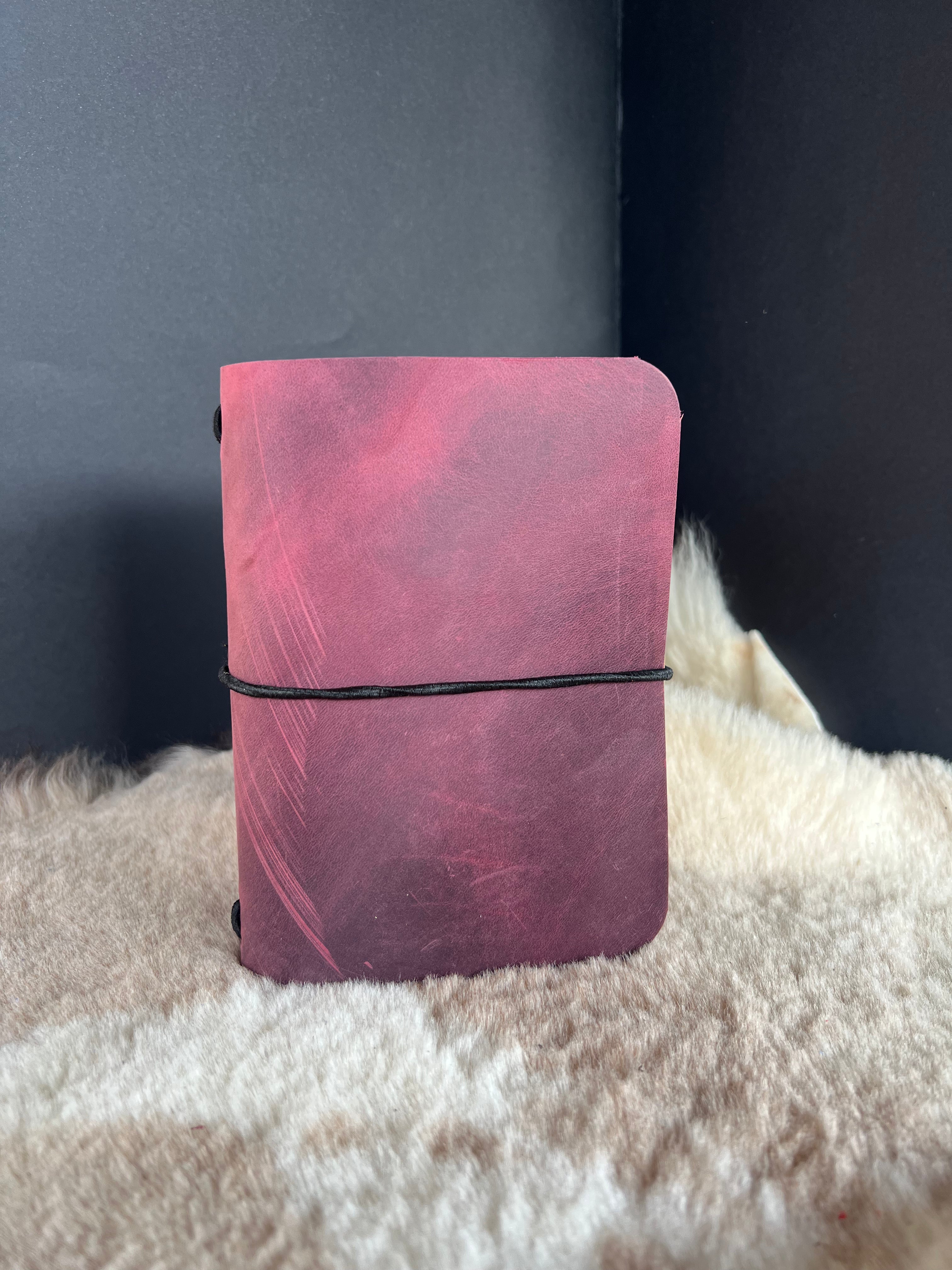 Kožený zápisník A6 - Ružová - pink dracula - krátka verzia