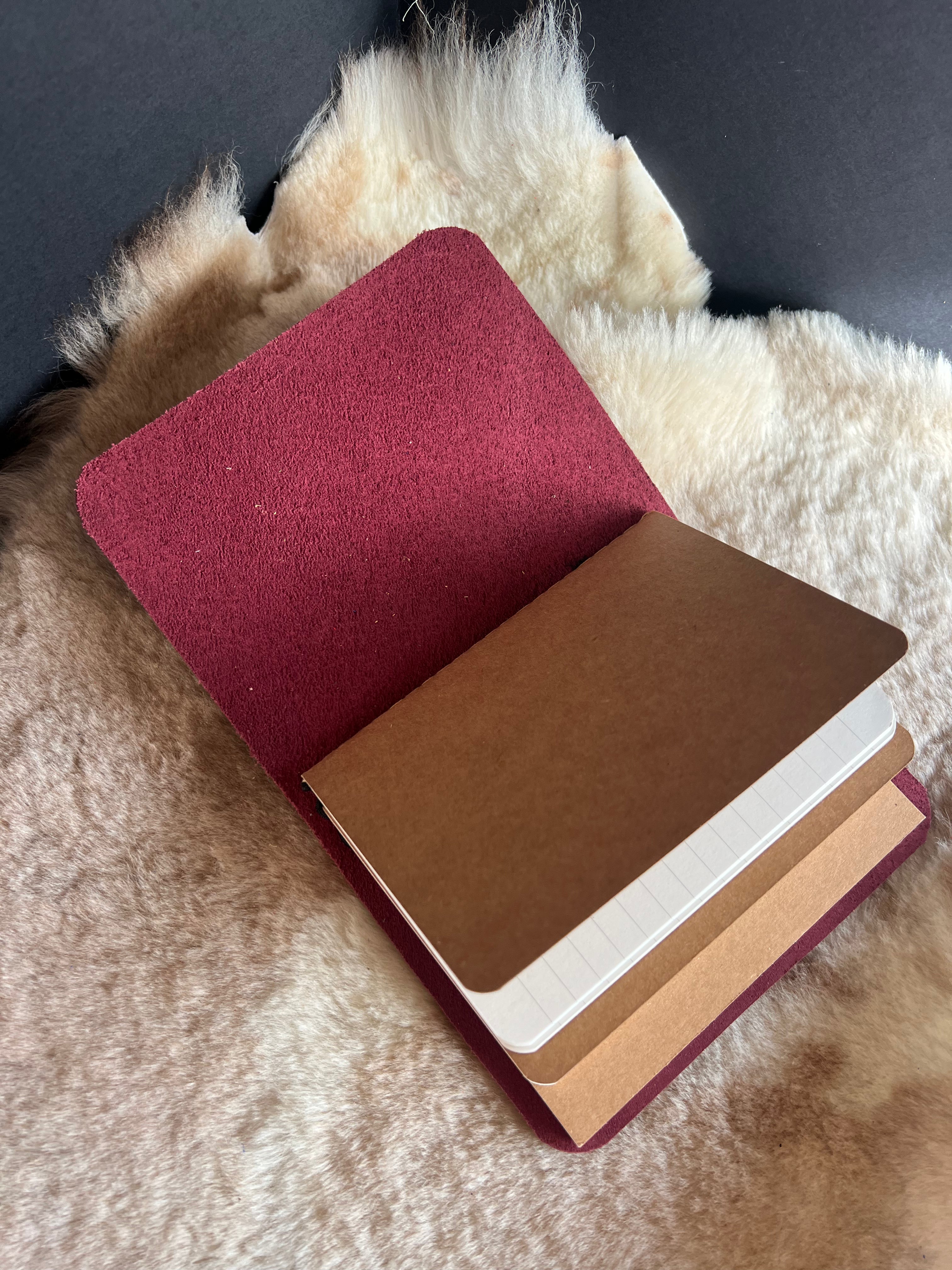 Kožený zápisník A6 - Ružová - pink dracula - krátka verzia