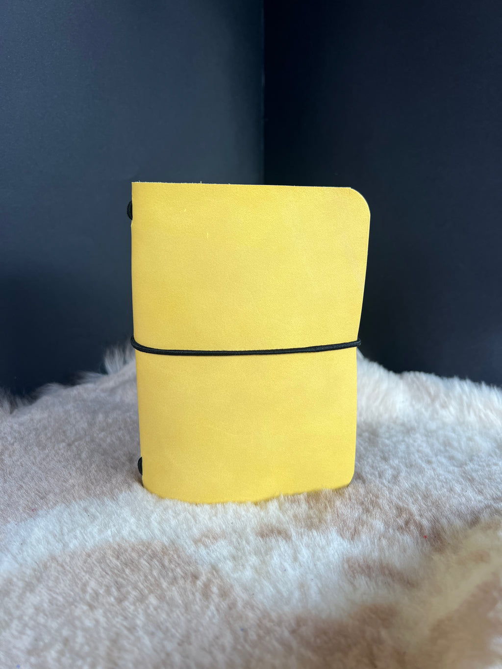 Kožený zápisník A6 - žltá - Yellow Bee - krátka verzia