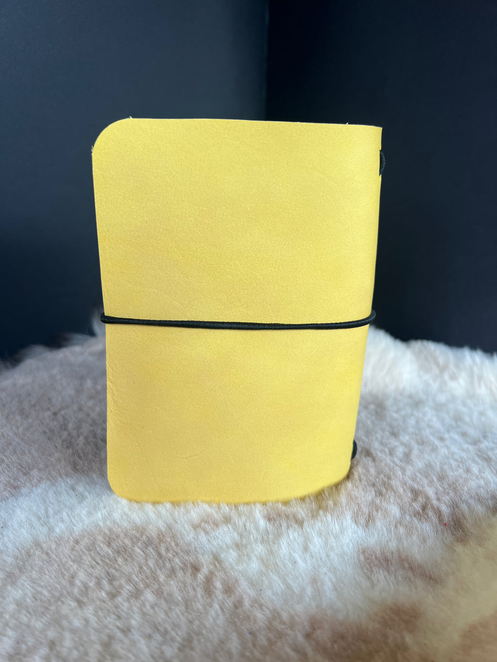 Kožený zápisník A6 - žltá - Yellow Bee - krátka verzia