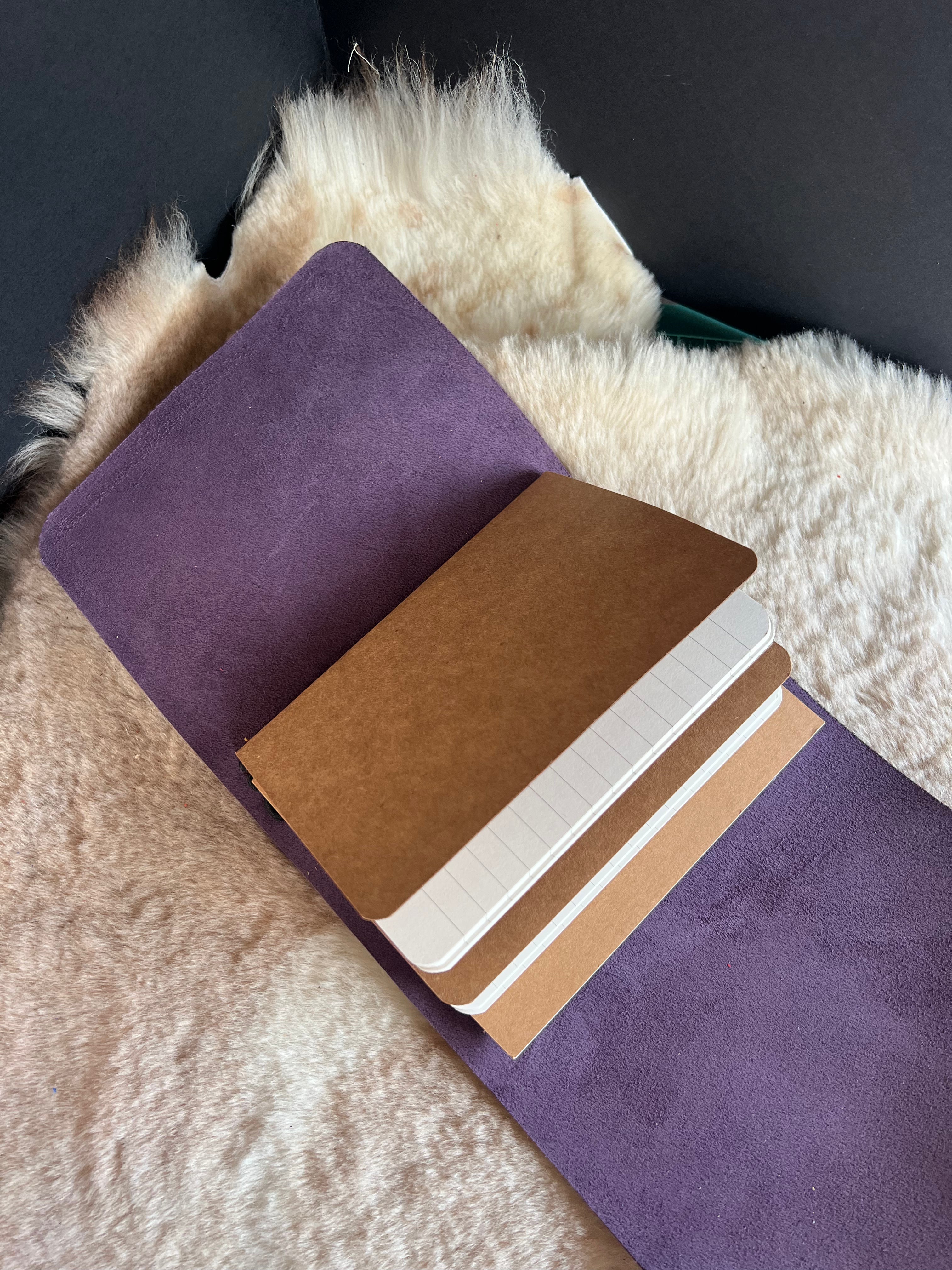 Kožený zápisník A6 - Fialová - Purple Dark - dlhá verzia