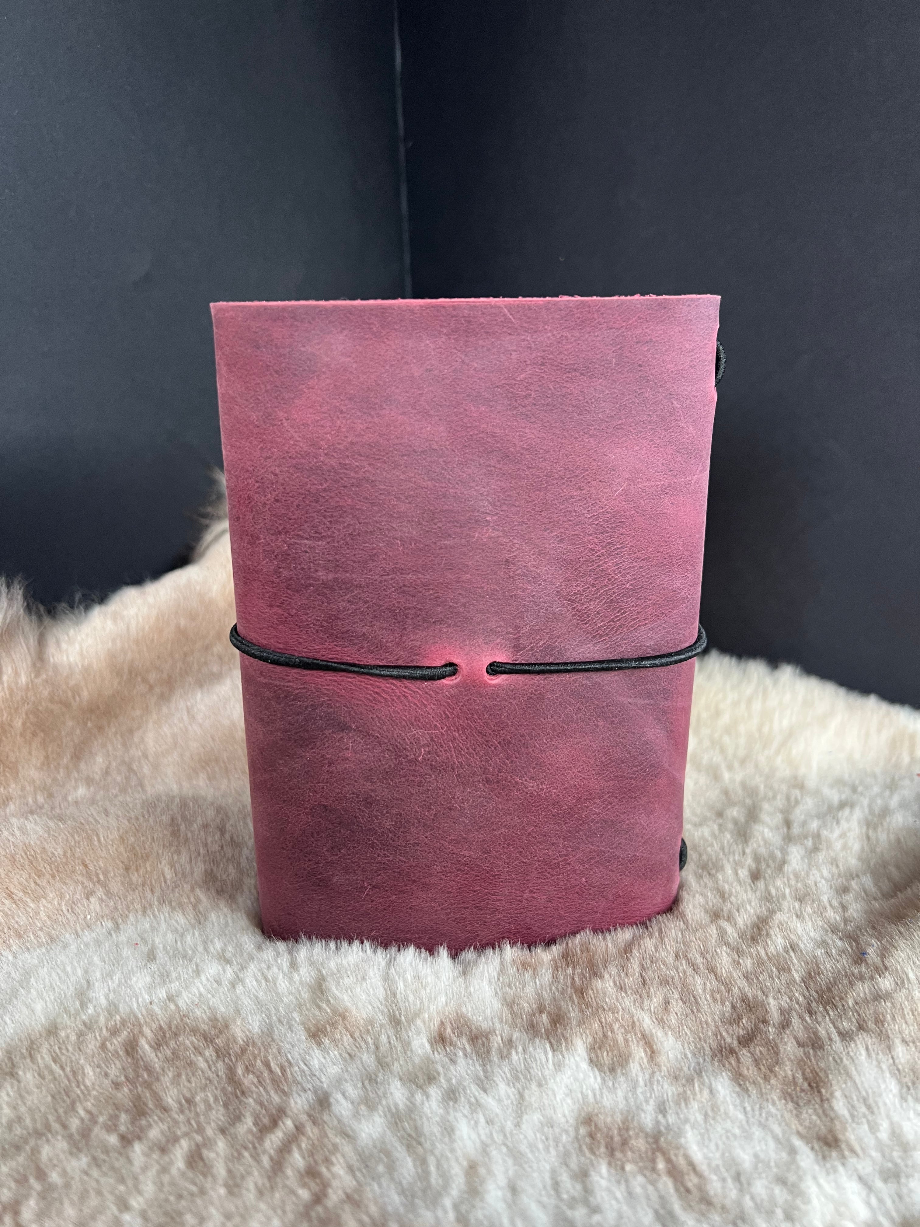 Kožený zápisník A6 - Ružová - pink dracula - dlhá verzia