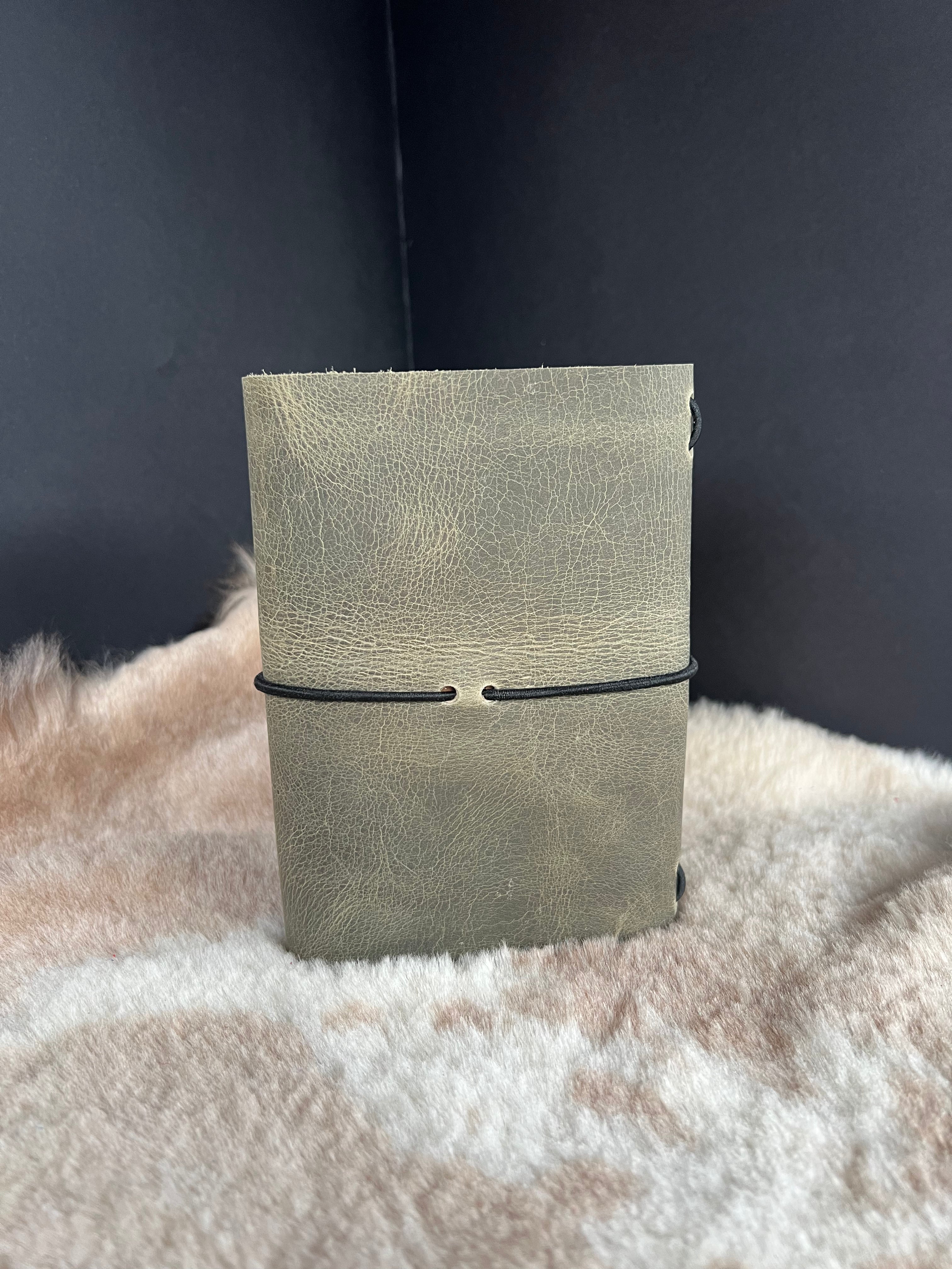 Kožený zápisník A6 - Zelená - Green crazy horse - dlhá verzia