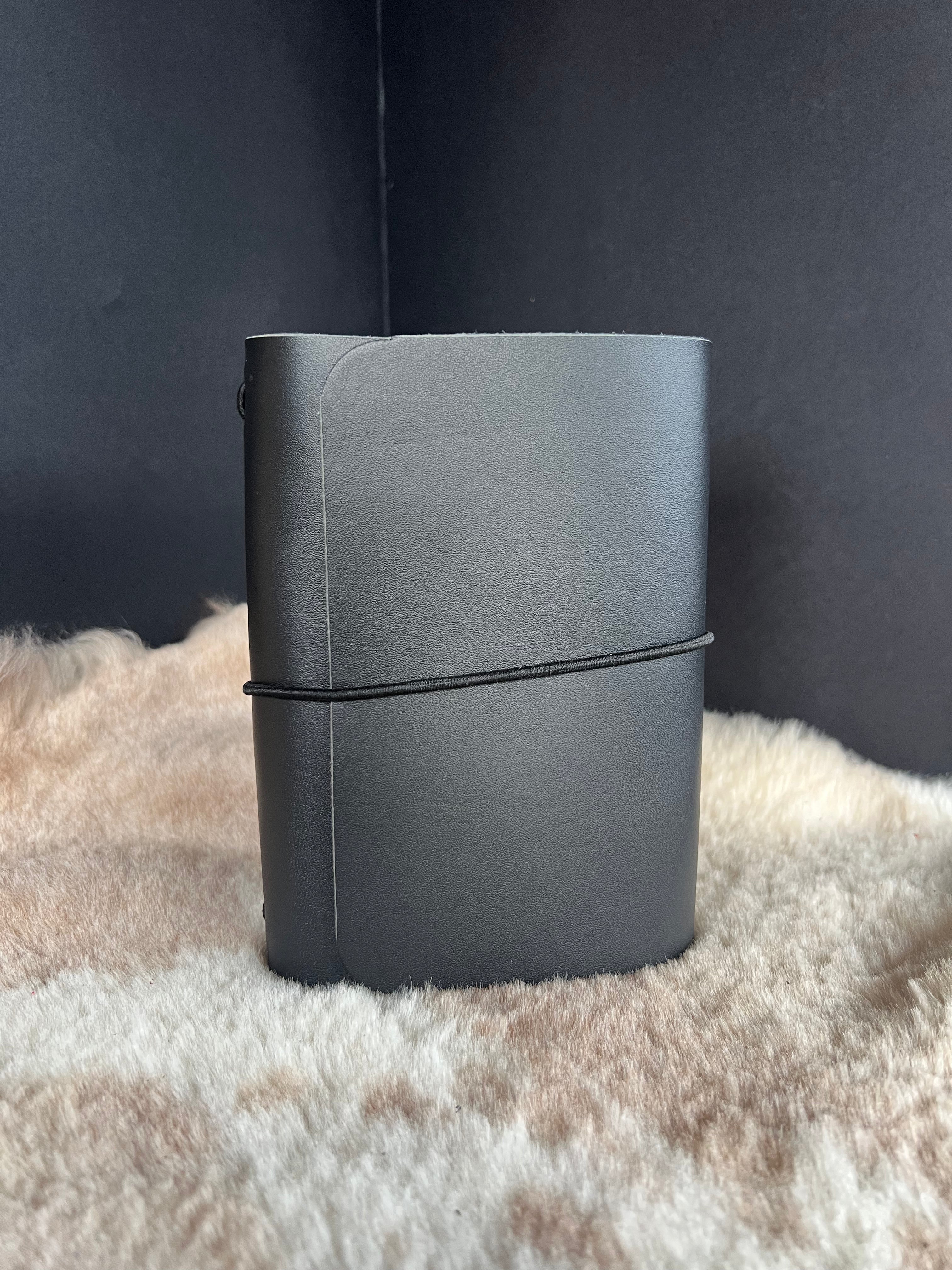 Kožený zápisník A6 - čierna - Black Panter - dlhá verzia