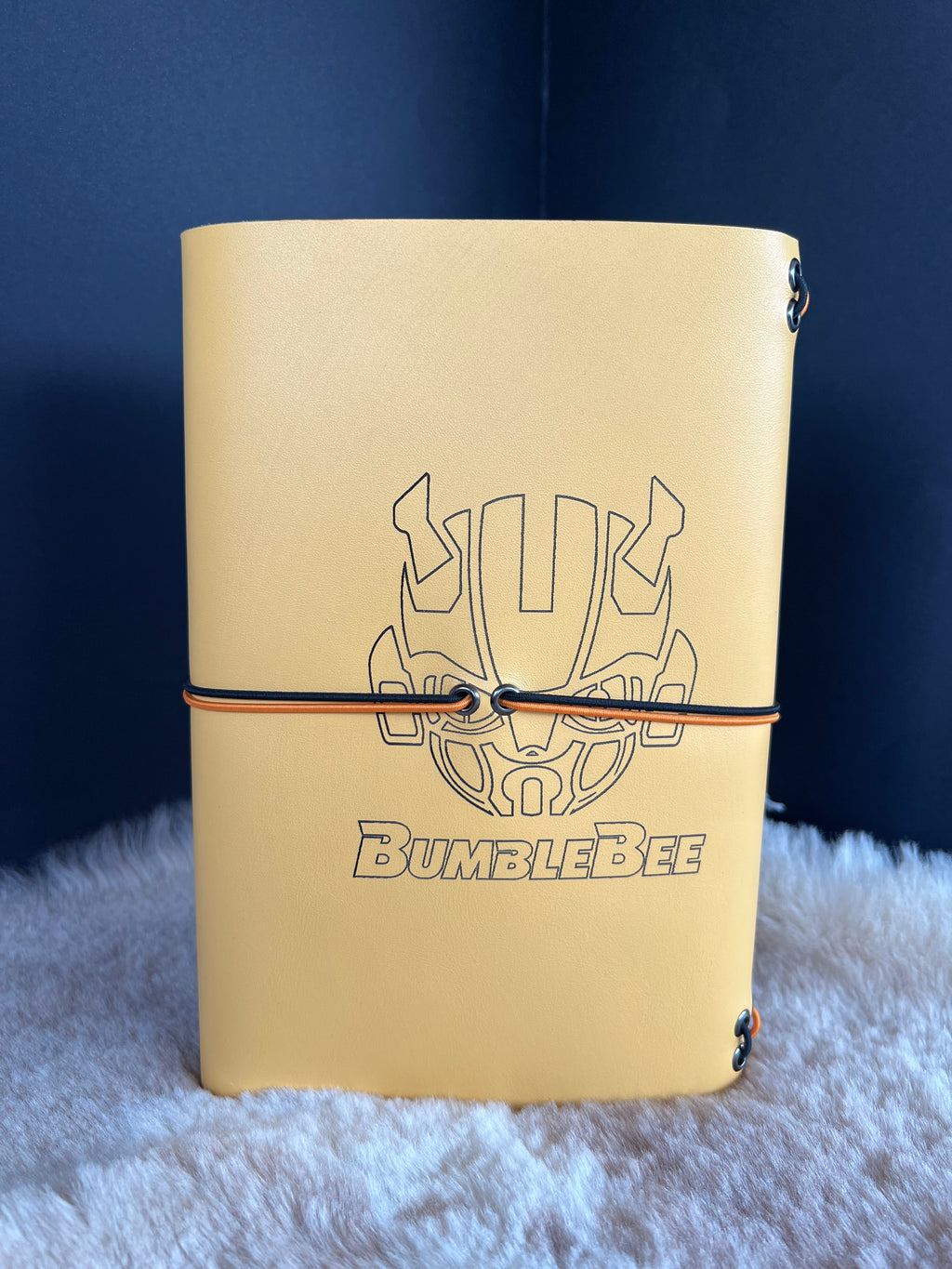 Kožený zápisník A5 - žltá - LIMITKA - Bumble Bee - dlhá verzia