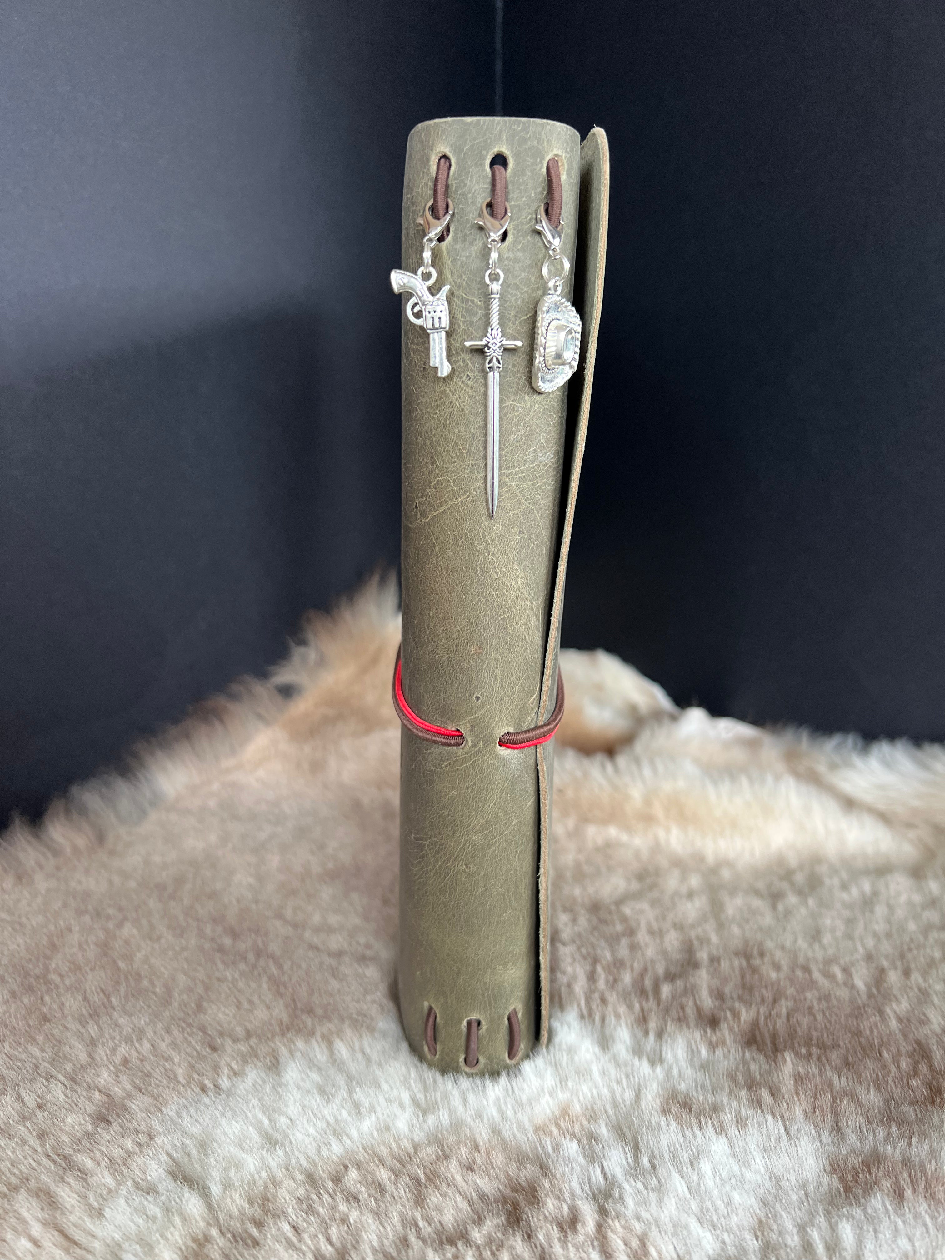 Kožený zápisník A5 - zelená - LIMITKA - Jurský park vibe - dlhá verzia