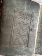 Kožený zápisník A5 - zelená - LIMITKA - Jurský park vibe - dlhá verzia