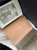 Kožený zápisník A5 - zelená - LIMITKA - Jurský park vibe - dlhá verzia