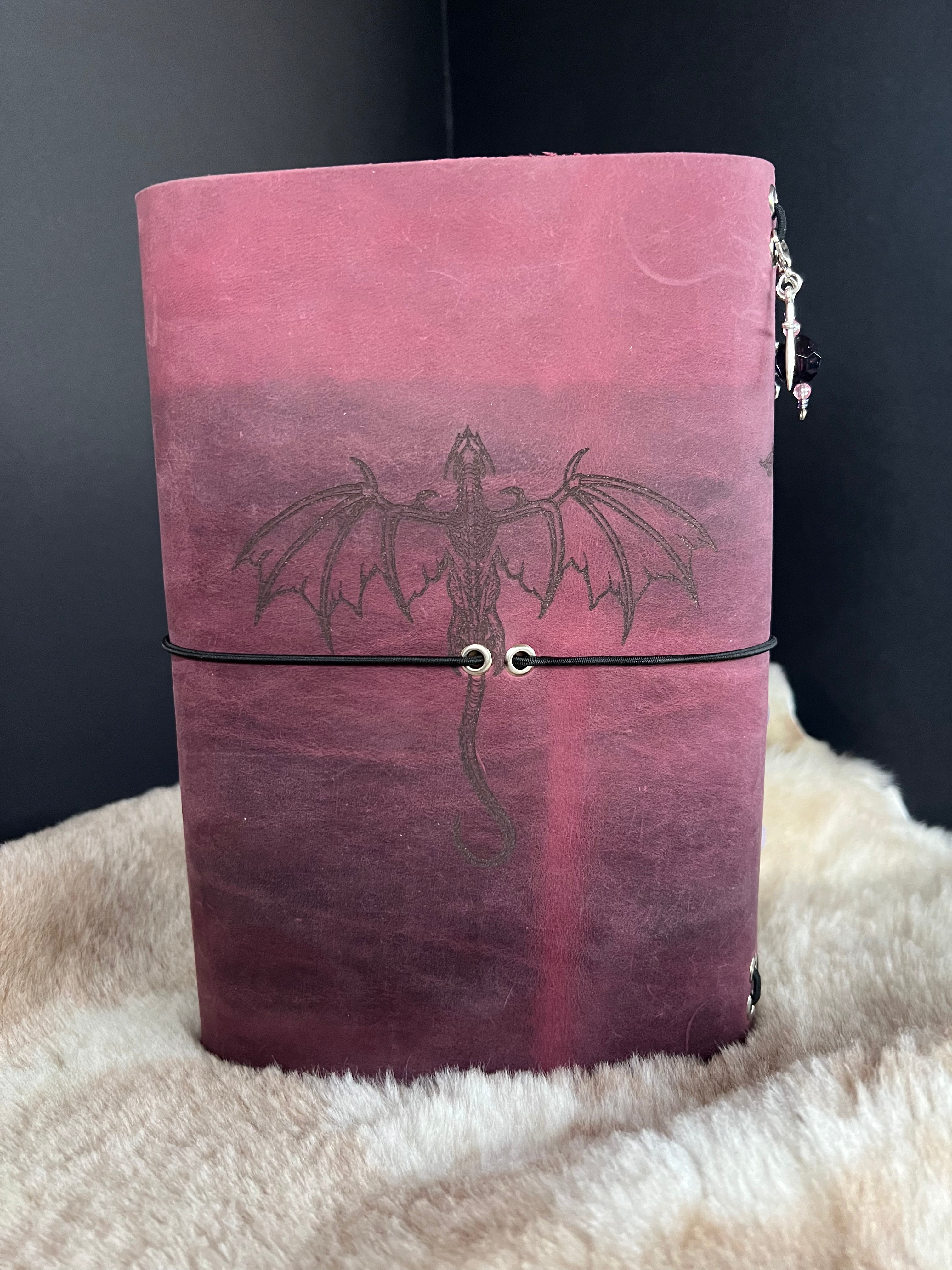 Kožený zápisník A5 - Ružová - LIMITKA - Dragon princes - dlhá verzia