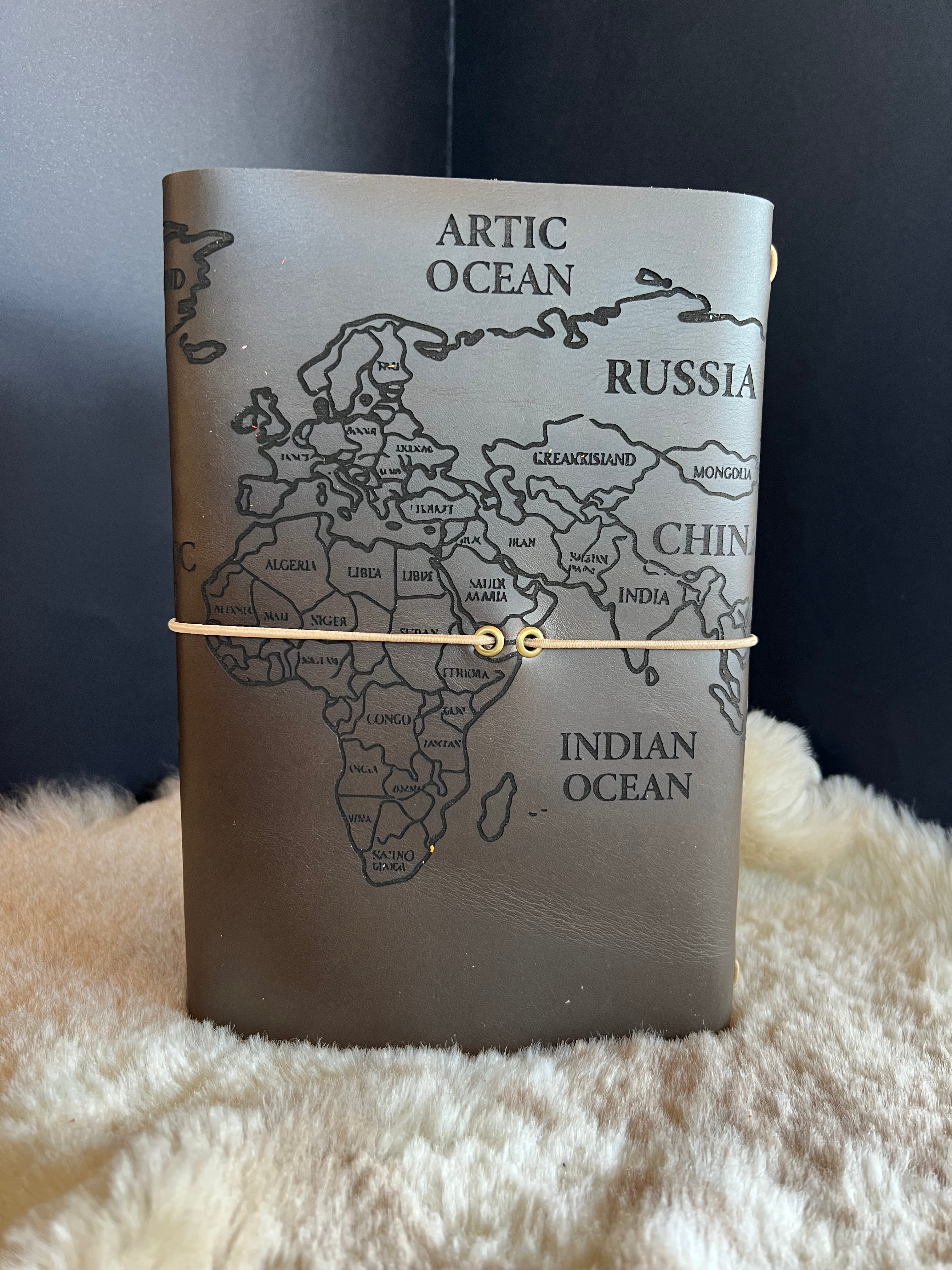 Kožený zápisník A5 - žltá - LIMITKA - Travel Journal green - dlhá verzia
