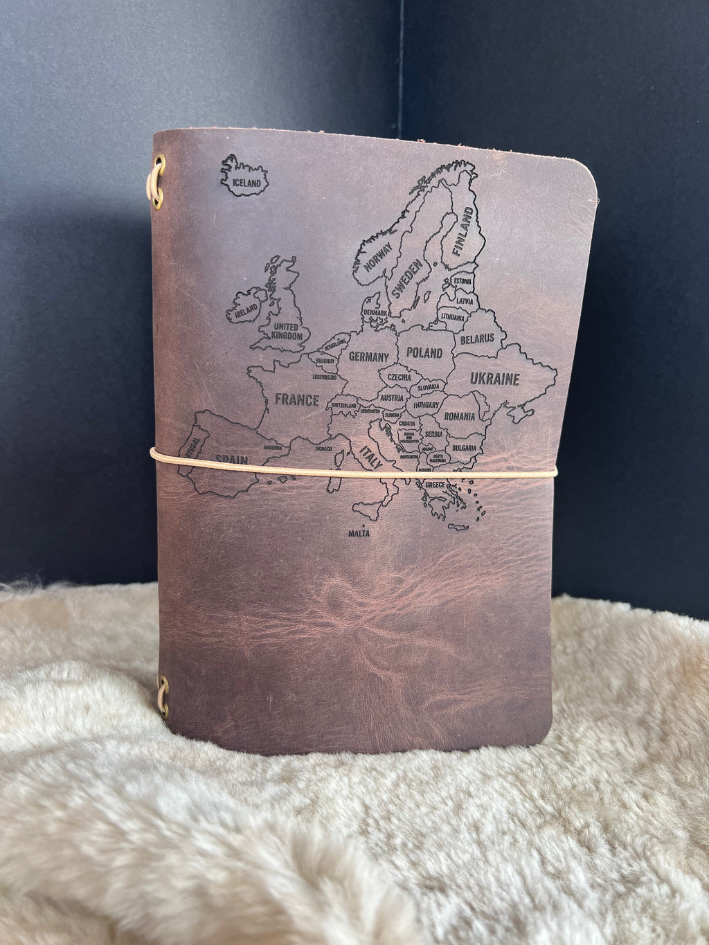 Kožený zápisník A5 - hnedá - LIMITKA - Travel Journal Europa - krátka verzia