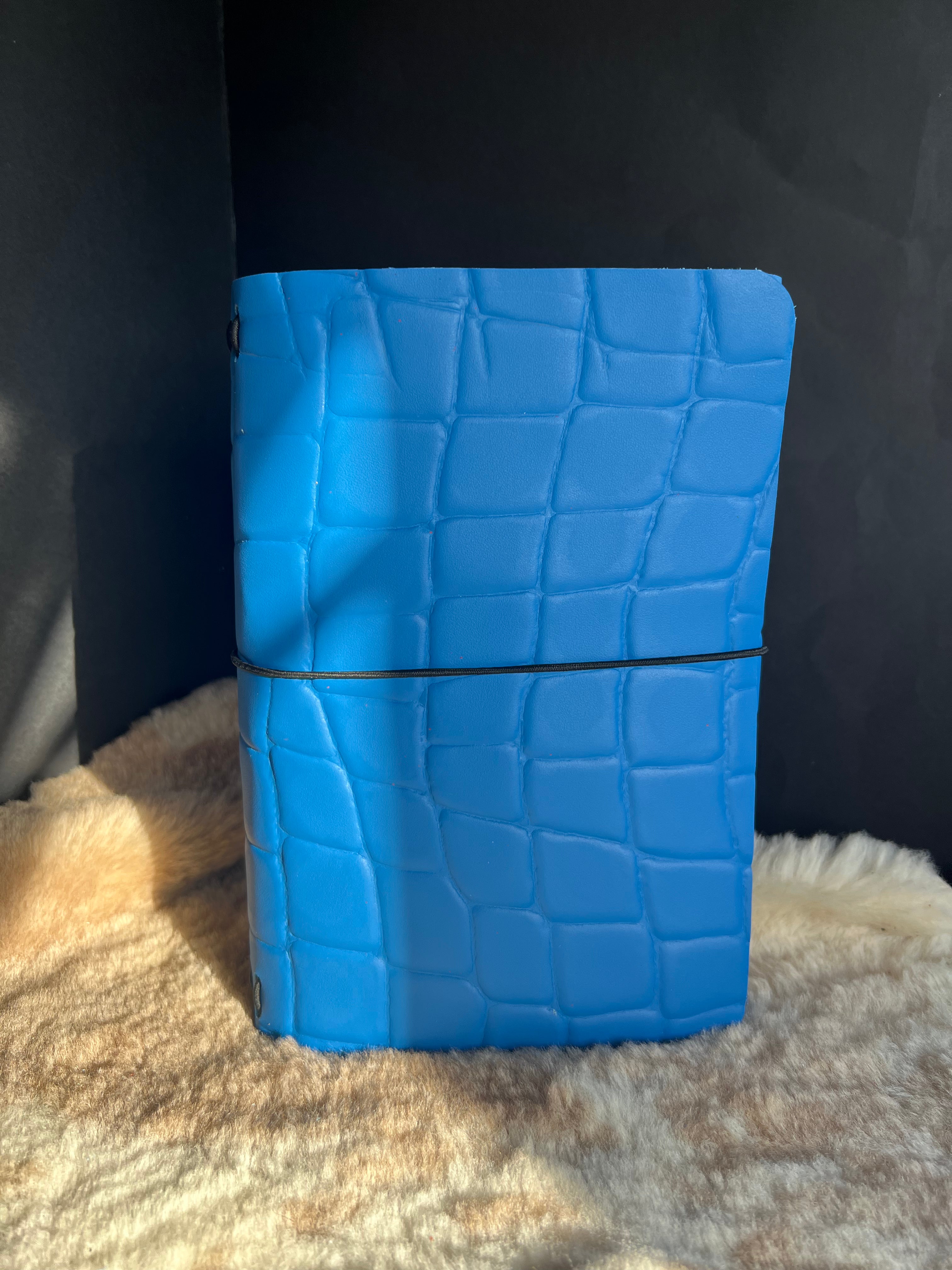 Kožený zápisník A5 - Modrá - Blue croco - Dlhá verzia