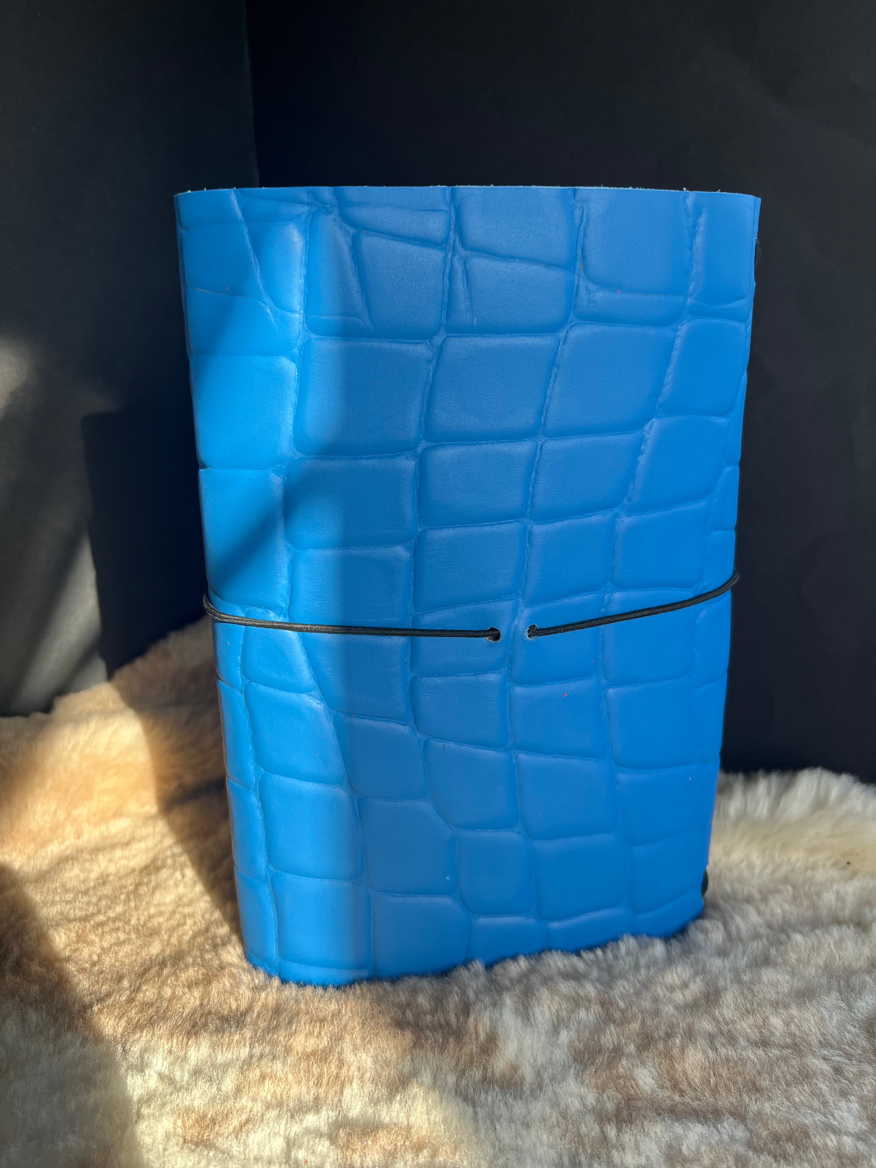 Kožený zápisník A5 - Modrá - Blue croco - Dlhá verzia
