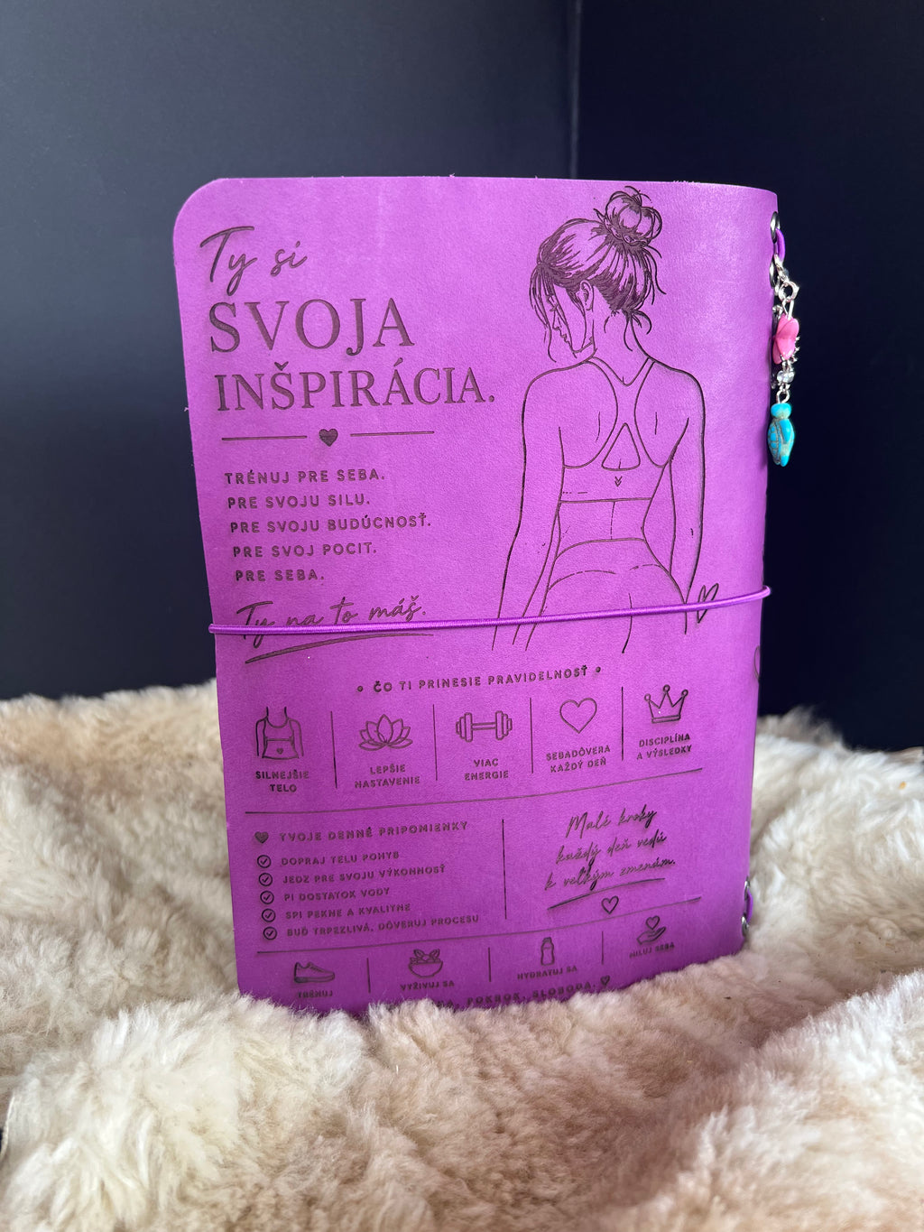 Kožený zápisník A5 - Fialová - LIMITKA - Fitness girl - Krátka verzia